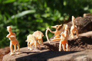 2 kleine Dino-Skelette