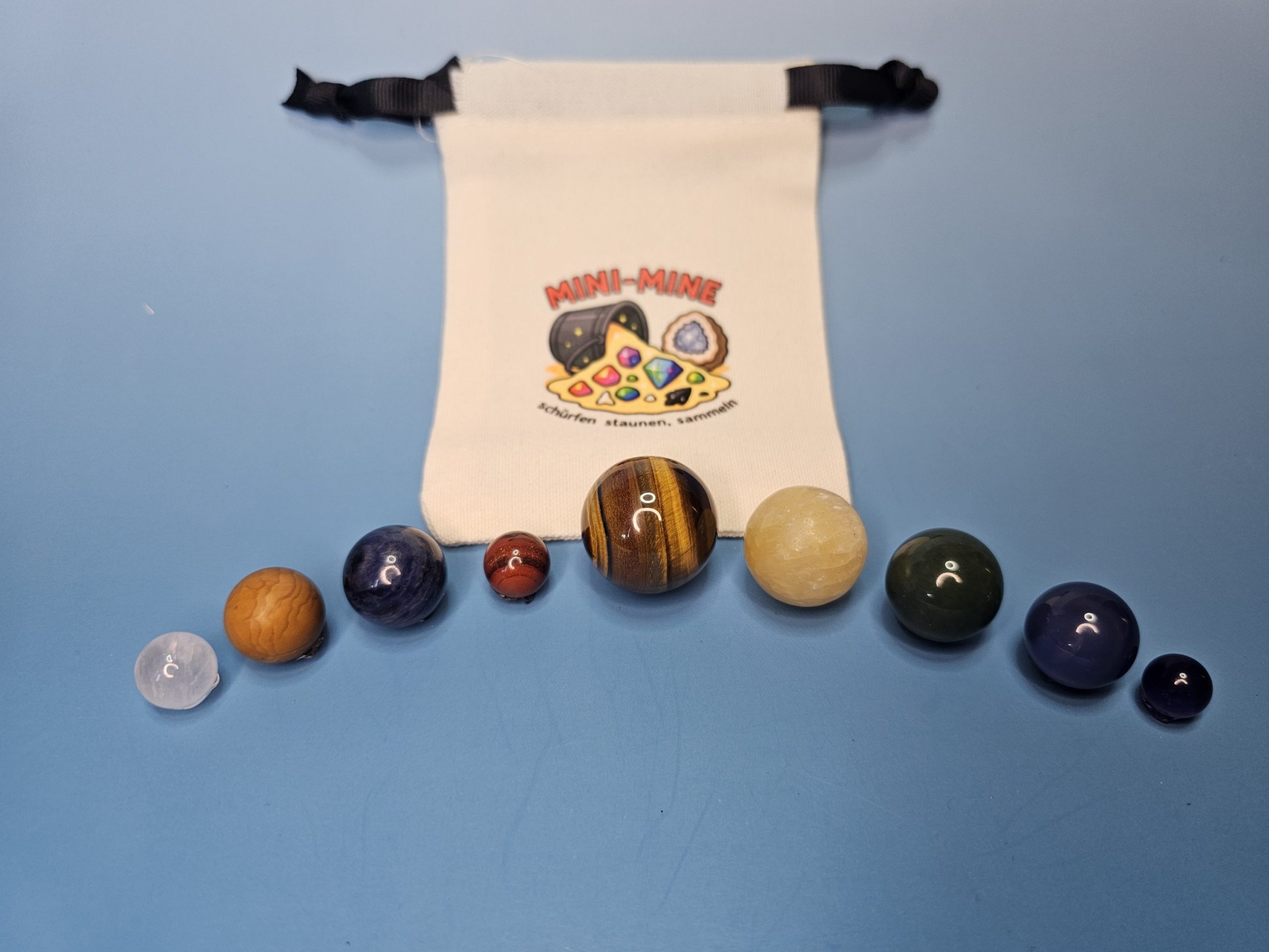 Sonnensystem mit 9 Planeten aus Edelstein – Bild 12