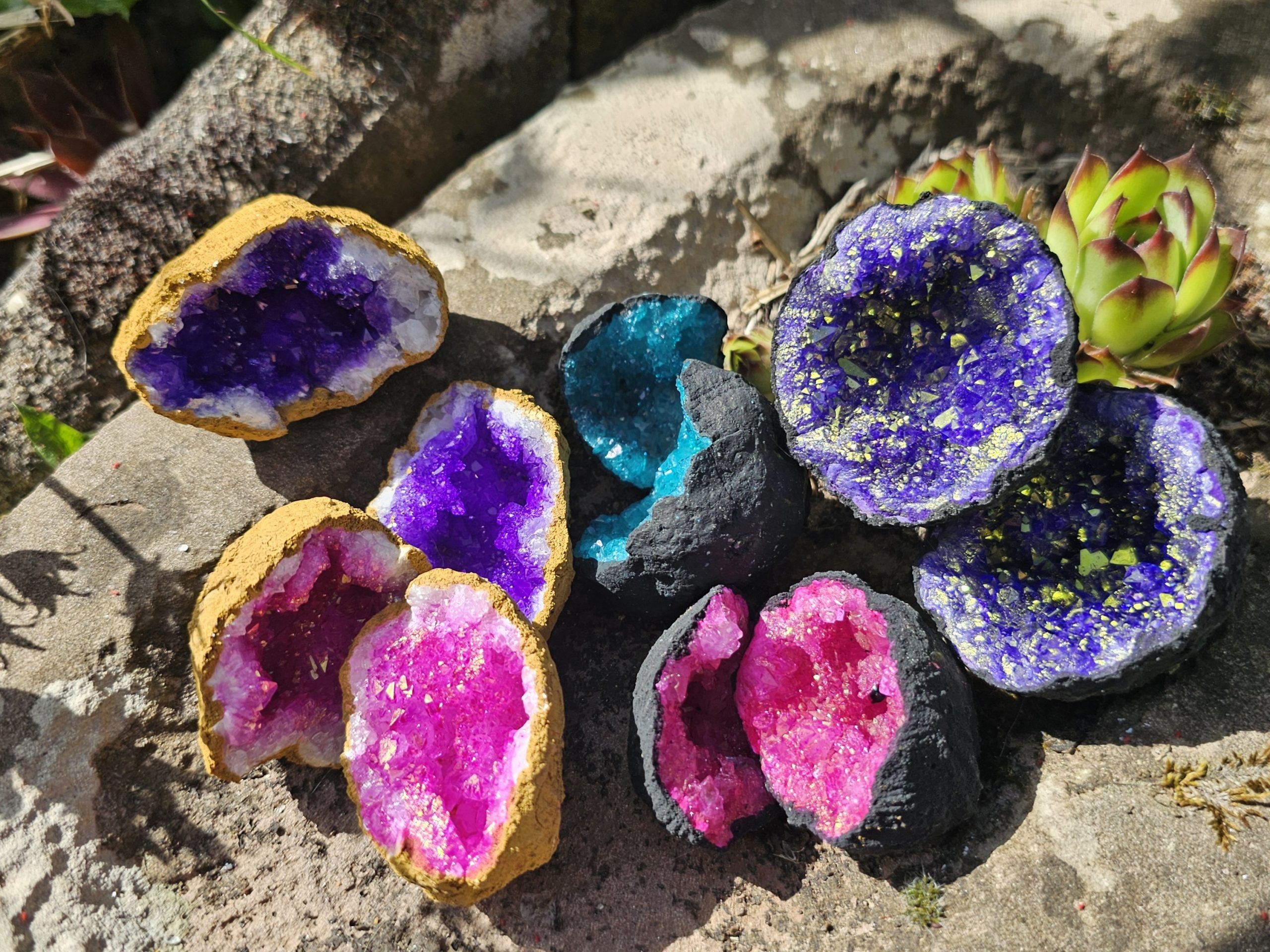 Gefärbte Geode (offen)